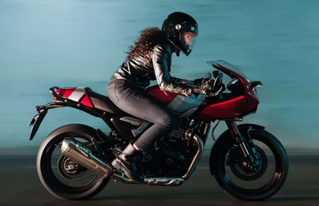 café racer triumph thruxton 400