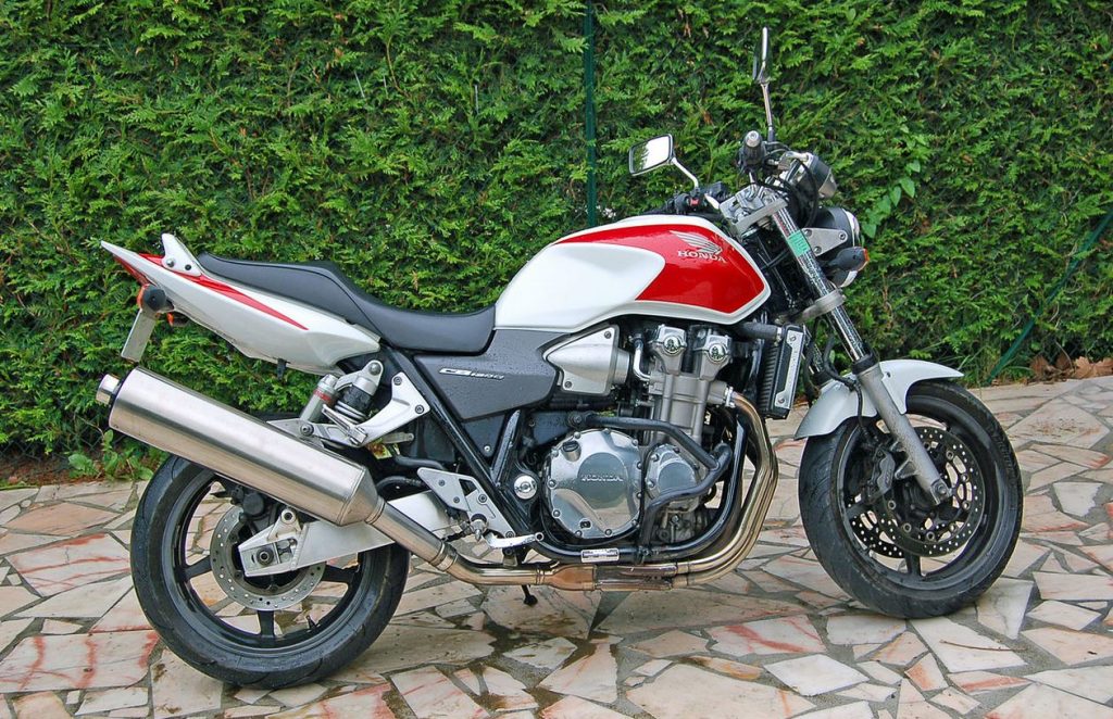 honda cb1300 super four rouge et blanc