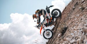KTM 690 Rally : la déclinaison rallye de l’Enduro R officialisée