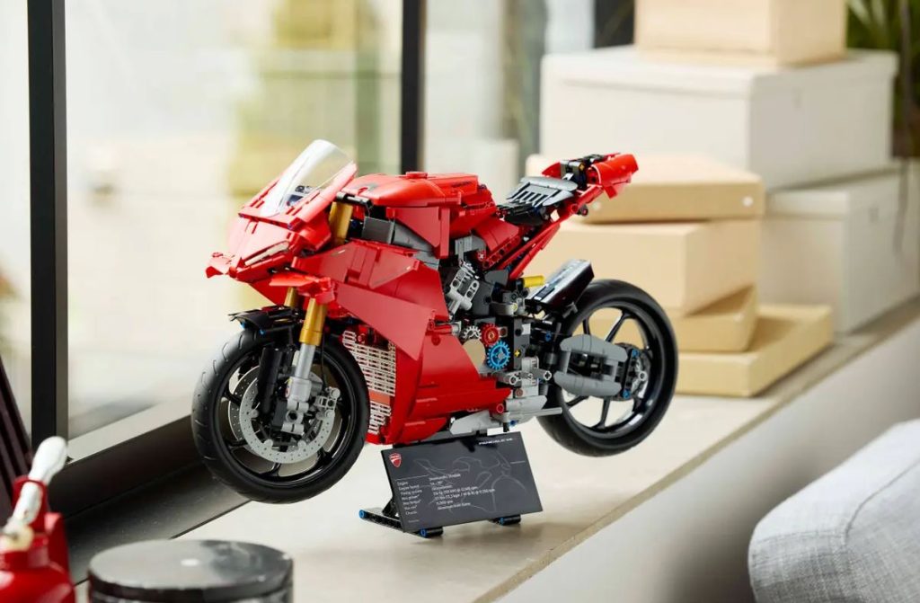 moto ducati panigale v4 s lego