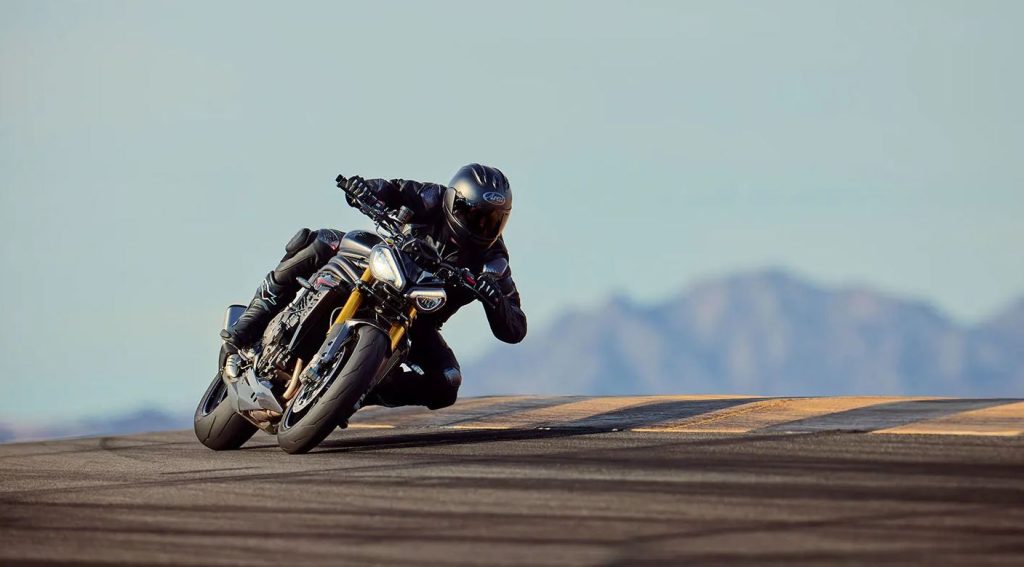 triumph speed triple 1200 rs