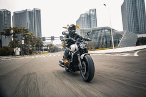 Benda Dark Flag 950 : le cruiser V4 débarque en France à 10 990 euros
