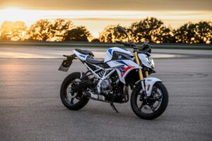 BMW F 450 R : un roadster A2 de 47,6 ch dès 6 750 euros